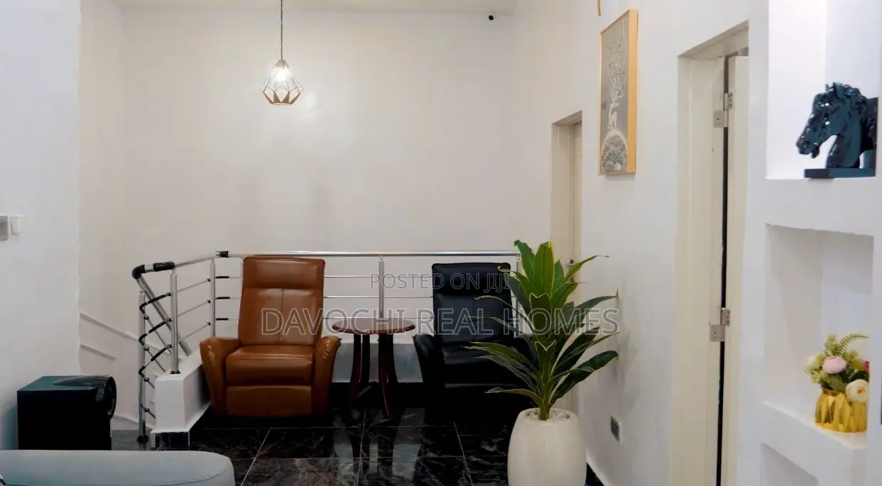 4bdrm Duplex in Alternative Route, Chevron for rent in Chevron
