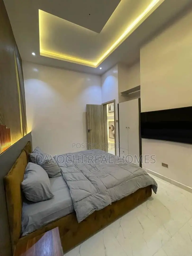 4 Bedroom Duplex With Spacious Kitchen in Chevron
