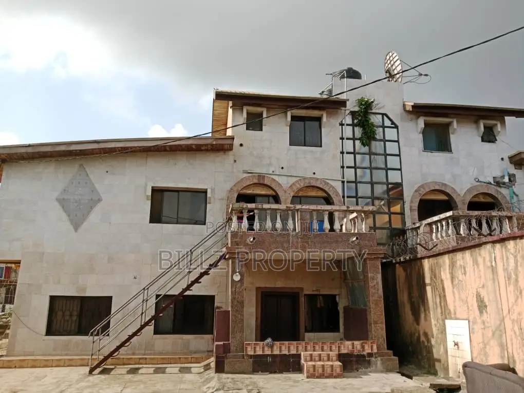 6bdrm Duplex in Valley Estate, Ikeja for sale in Ikeja