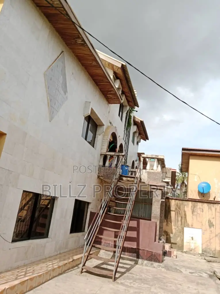 6bdrm Duplex in Valley Estate, Ikeja for sale in Ikeja