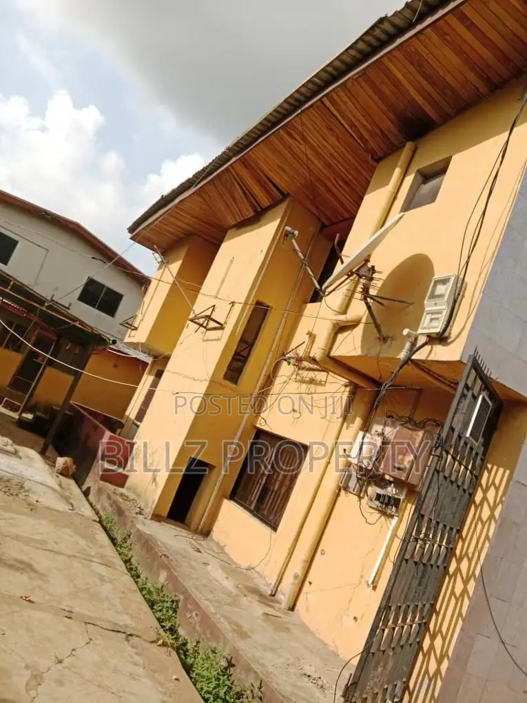 6bdrm Duplex in Valley Estate, Ikeja for sale in Ikeja