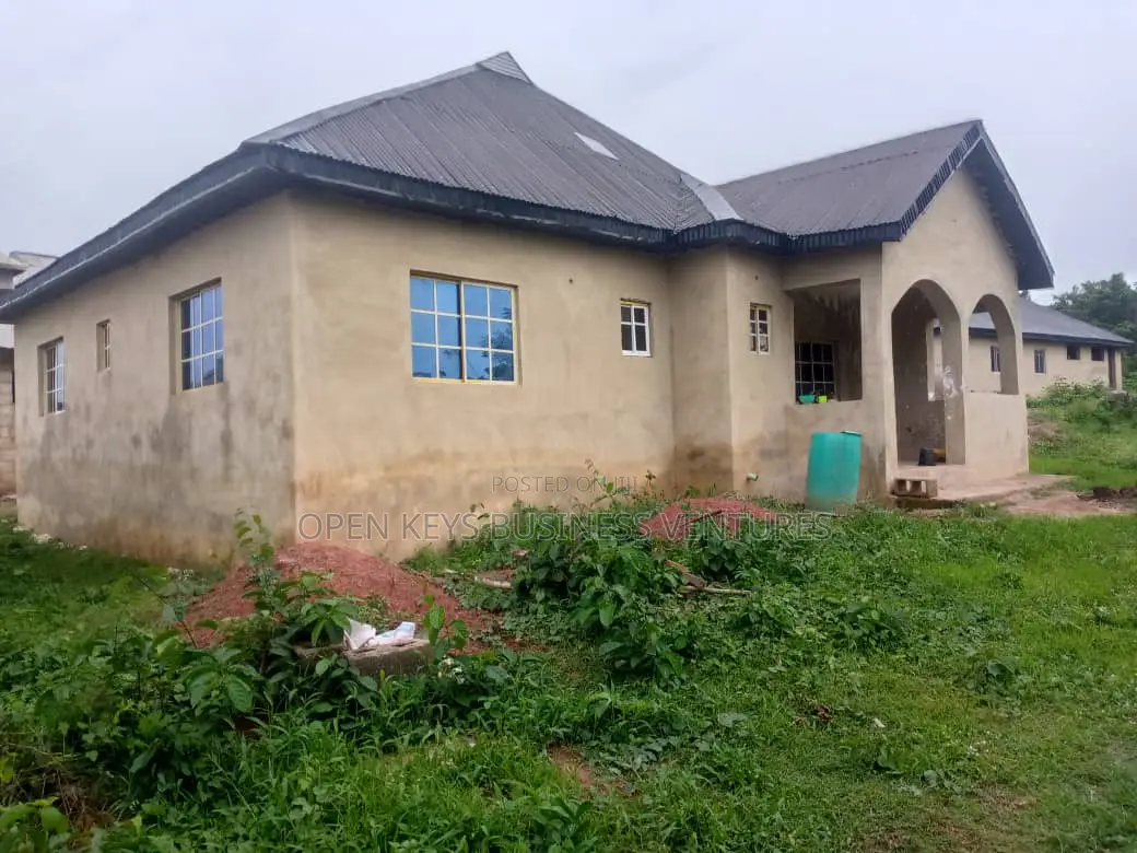 3bdrm Bungalow in Awotan, Eleyele for sale in Eleyele