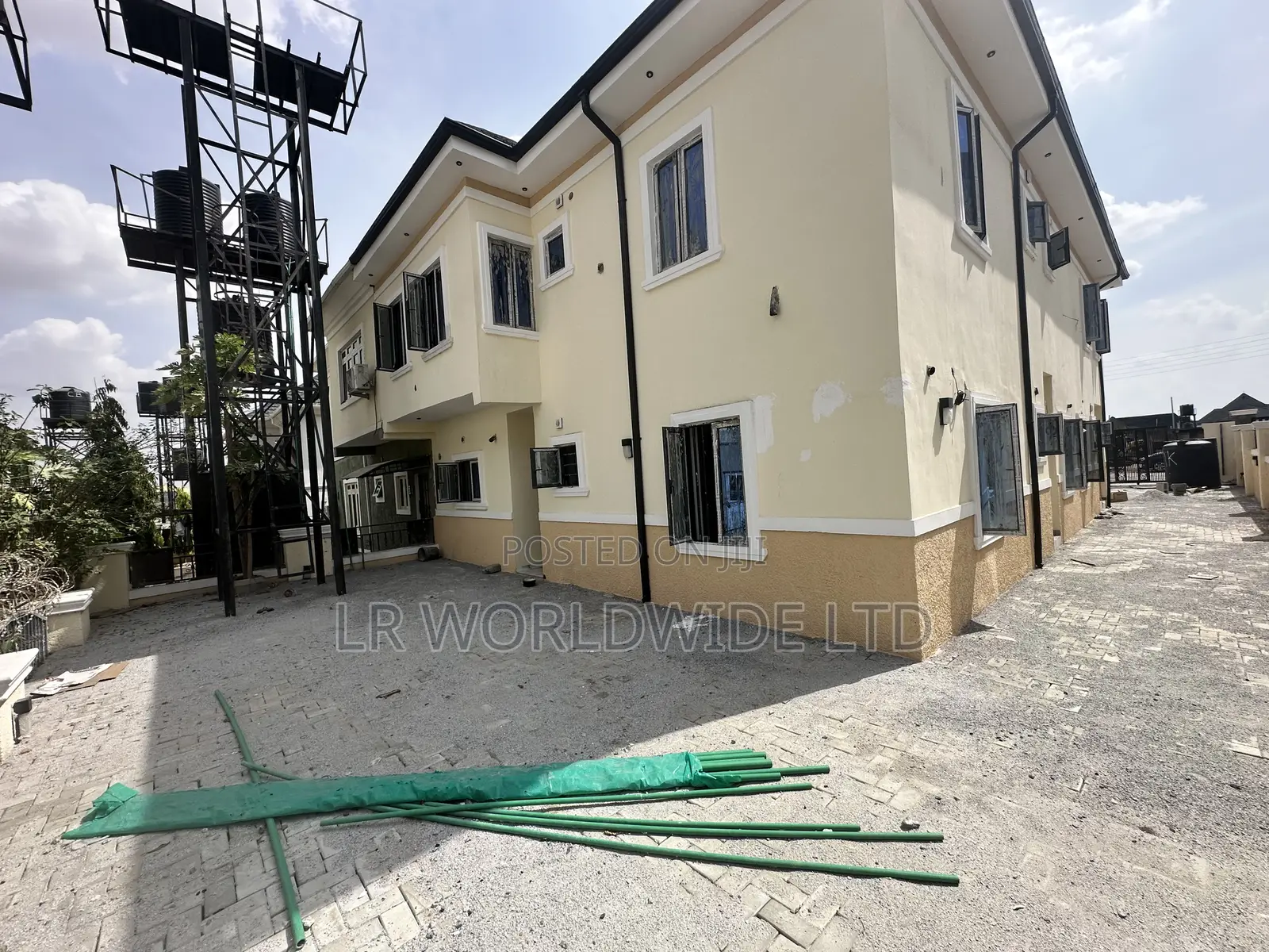 5bdrm Duplex in Riverpark Estate, Lugbe District for sale in Lugbe District