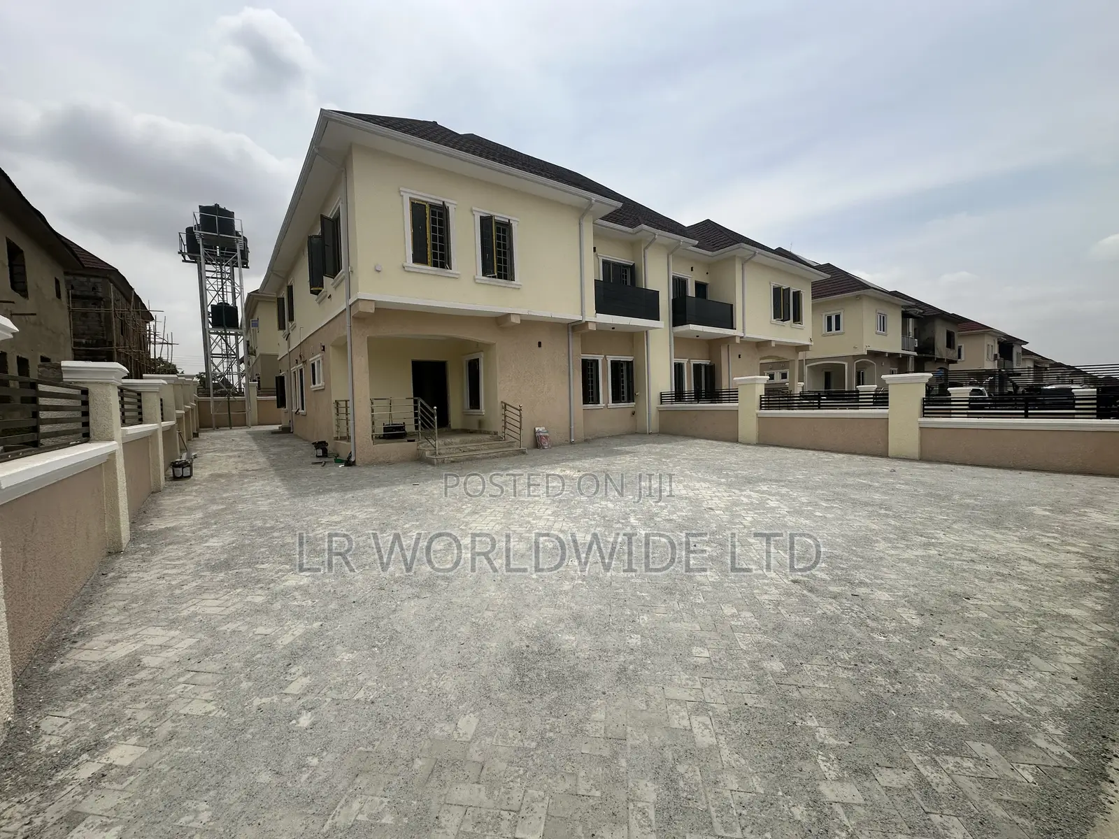 5bdrm Duplex in Riverpark, Lugbe District for sale in Lugbe District