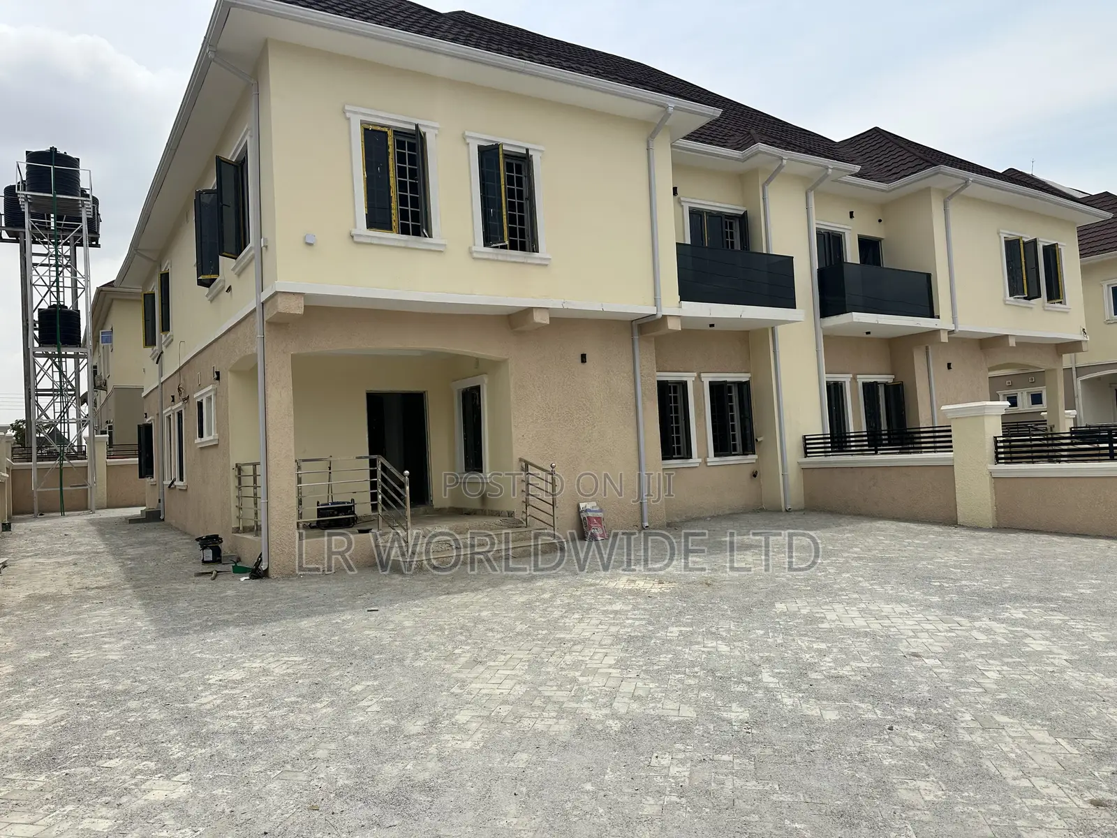 5bdrm Duplex in Riverpark, Lugbe District for sale in Lugbe District
