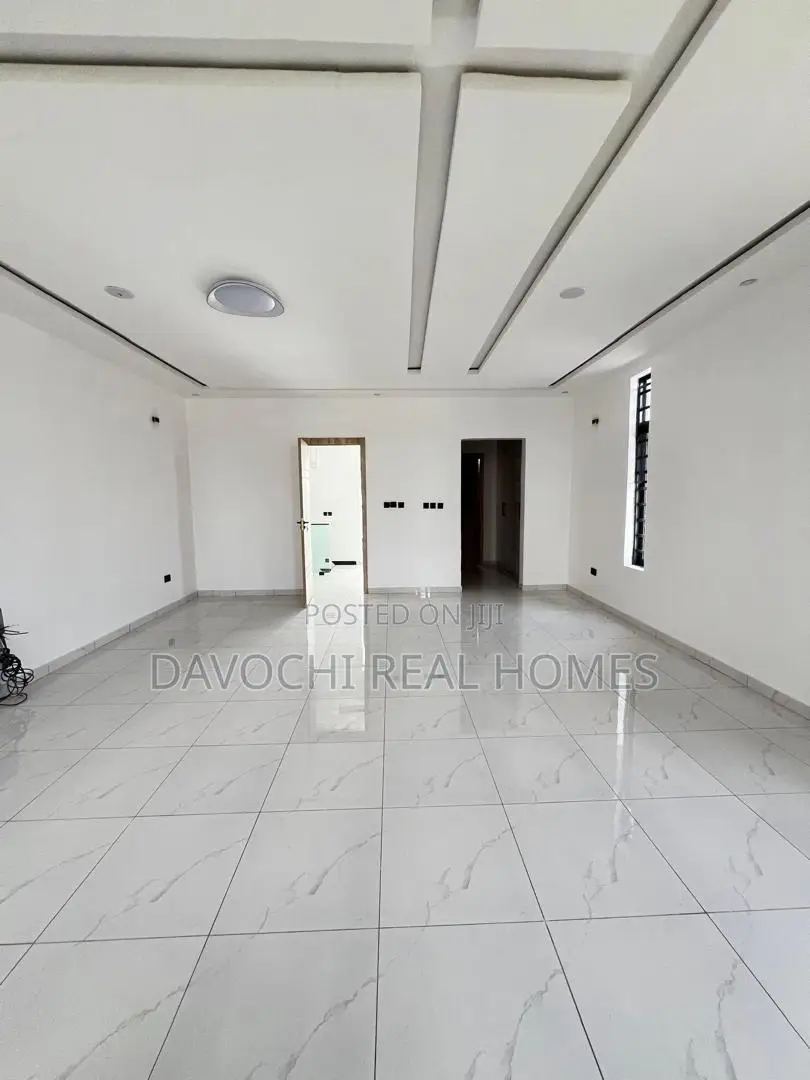 6bdrm Duplex in Alternative, Chevron for sale in Chevron