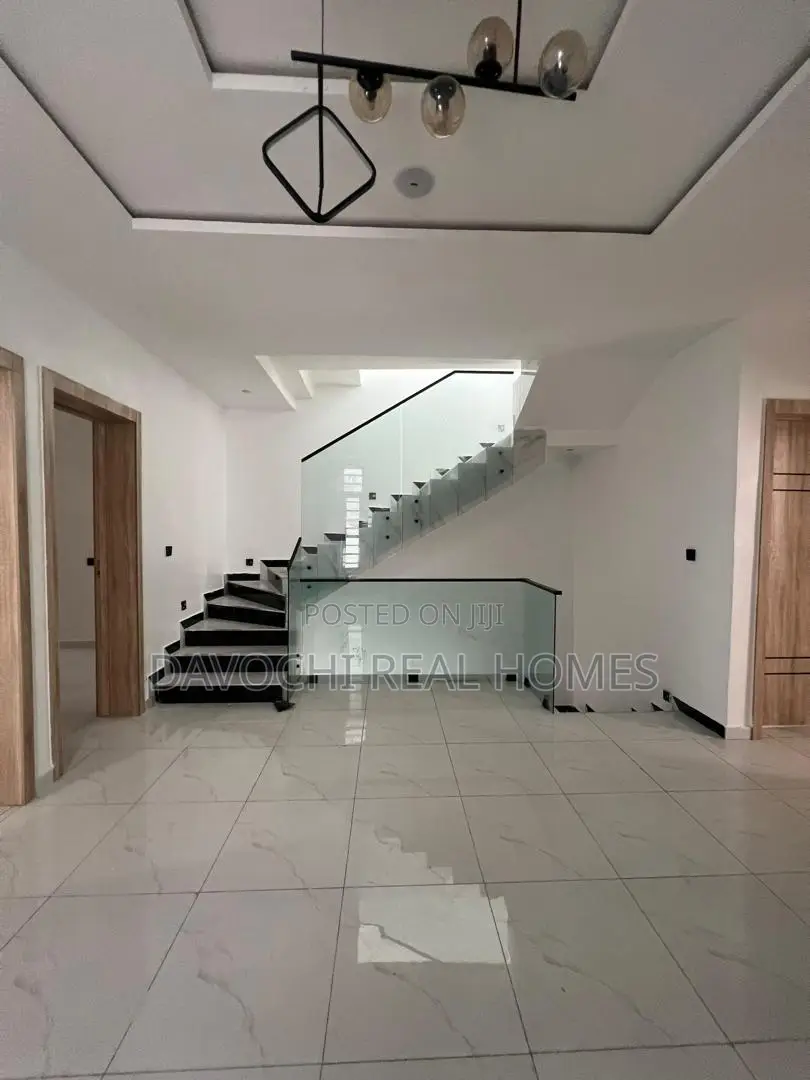 6bdrm Duplex in Alternative, Chevron for sale in Chevron