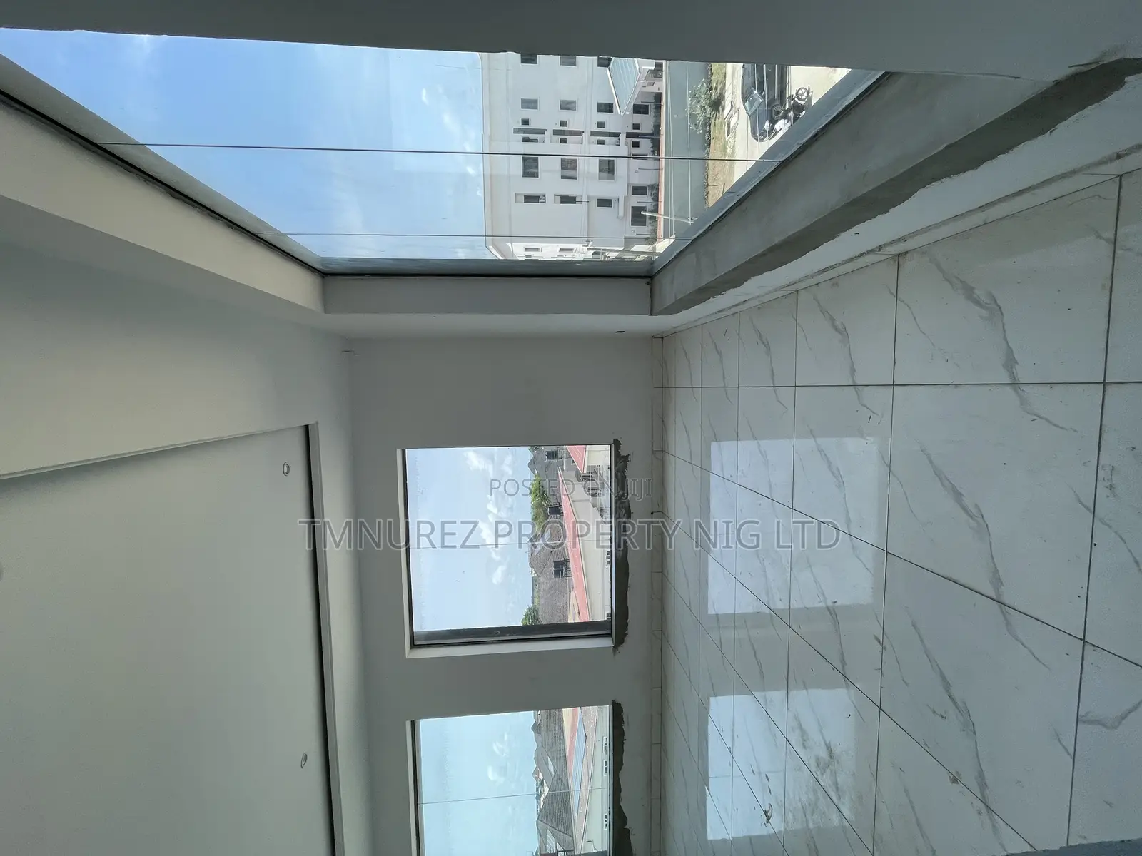 Shop Showroom for Rent in Chevron