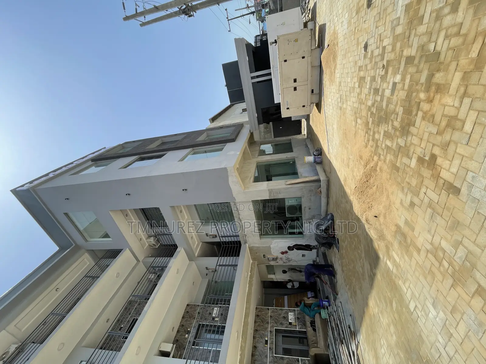 Shop Showroom for Rent in Chevron