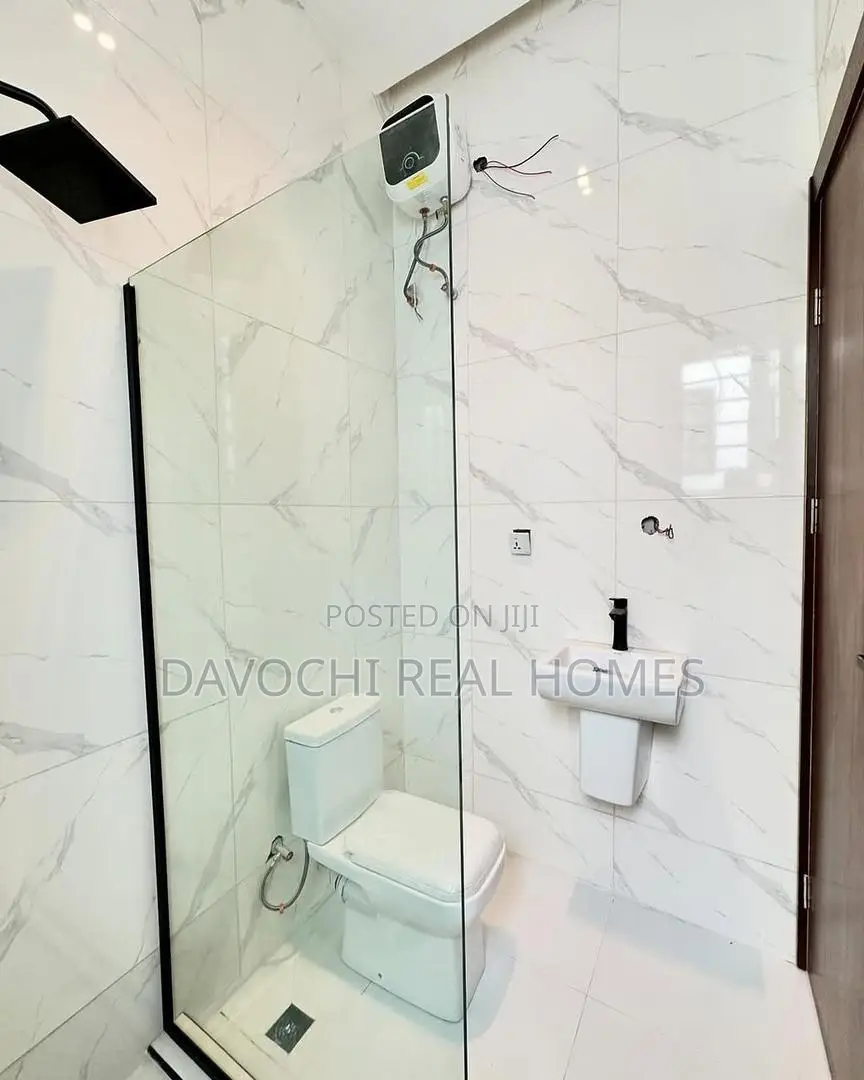 4bdrm Duplex in Ikota for rent in Ikota