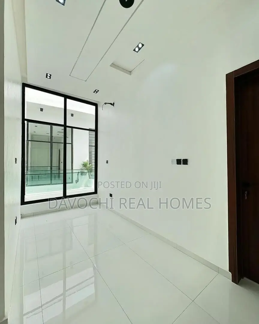 4bdrm Duplex in Ikota for rent in Ikota
