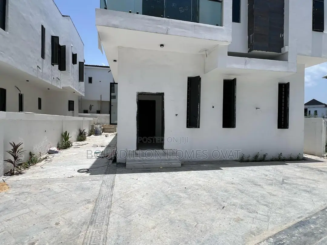 4bdrm Duplex in Lekki for sale in Lekki