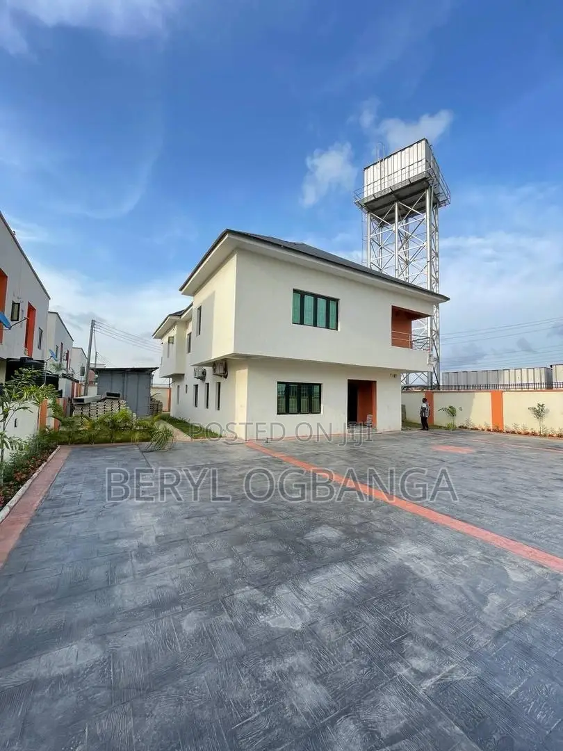 5bdrm Duplex in Ikate for rent in Ikate