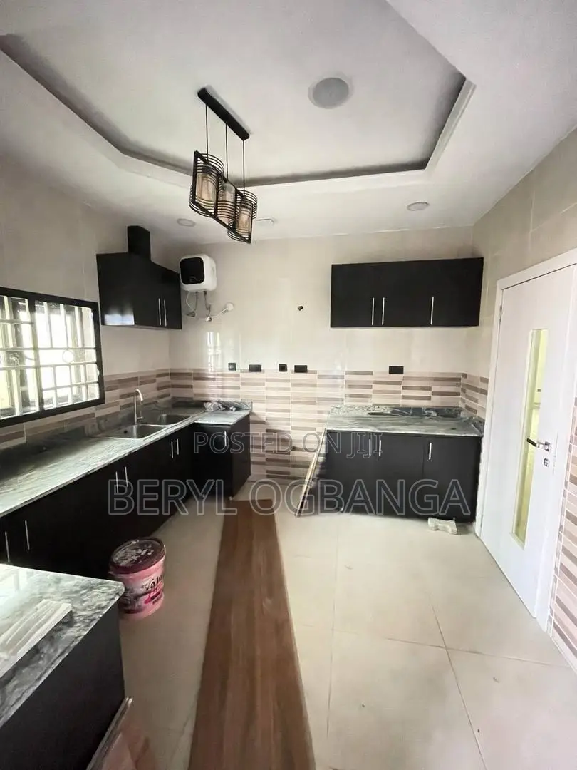 5bdrm Duplex in Ikate for rent in Ikate