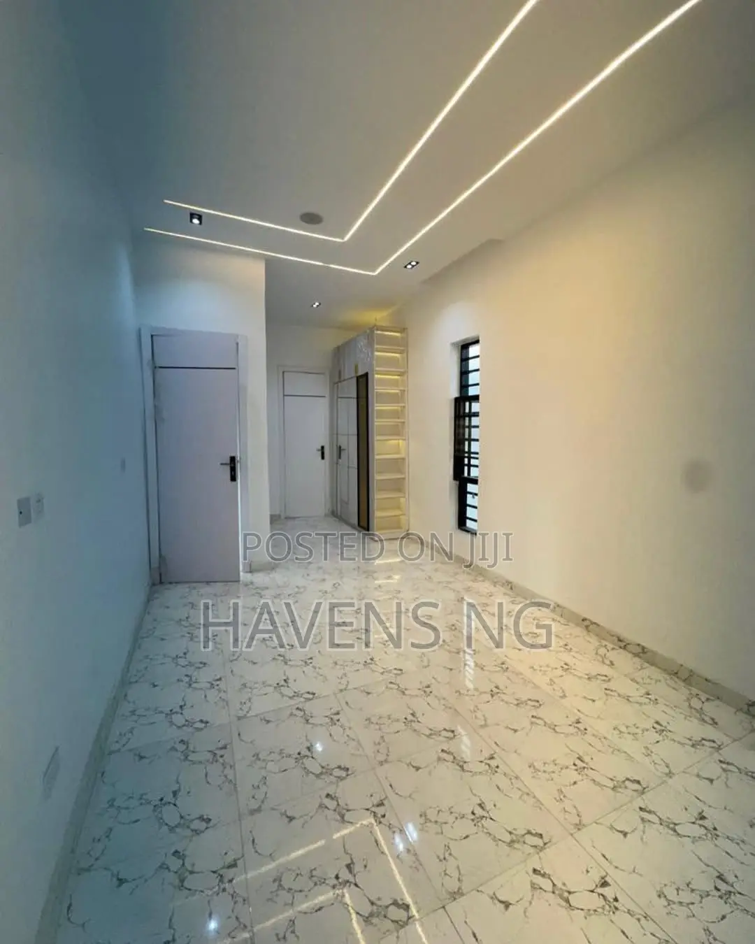 5bdrm Duplex in Chevron for sale in Chevron
