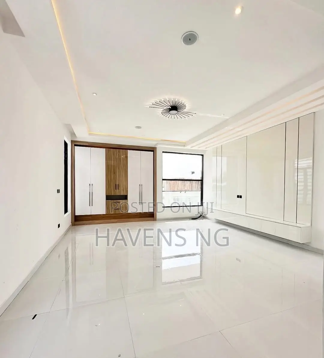 5bdrm Duplex in Ikota for sale in Ikota