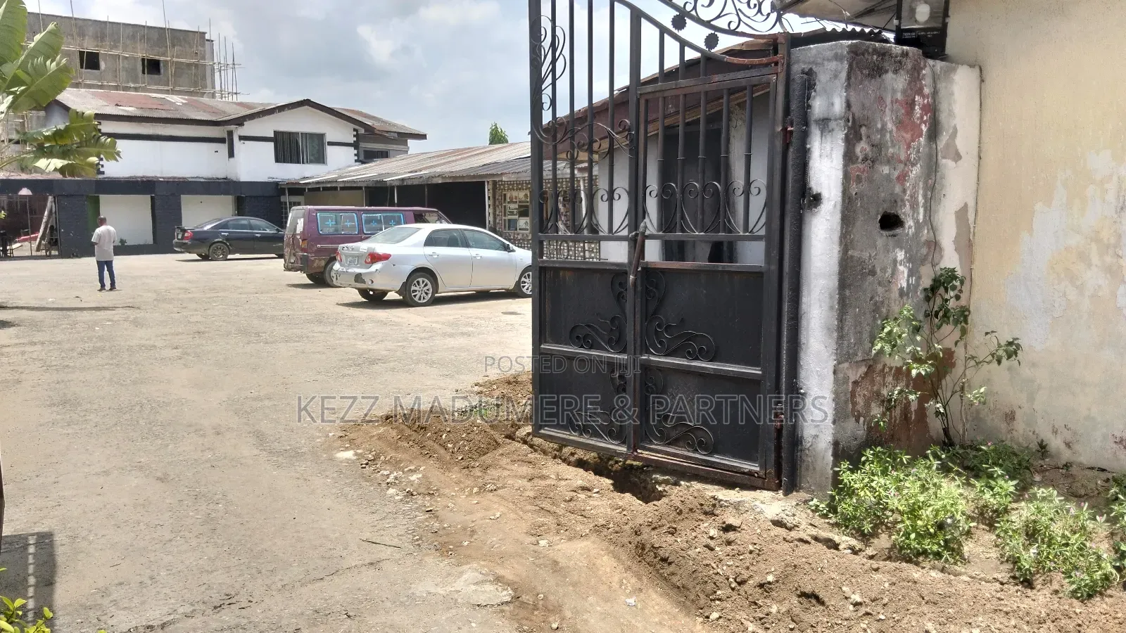 For Sale: Land With Shops at Rumuadolu / Rumuola , Ph in Port-Harcourt