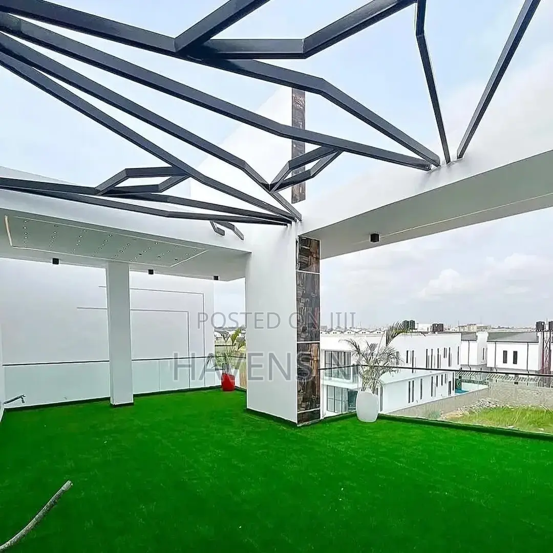 5bdrm Duplex in Chevron for sale in Chevron
