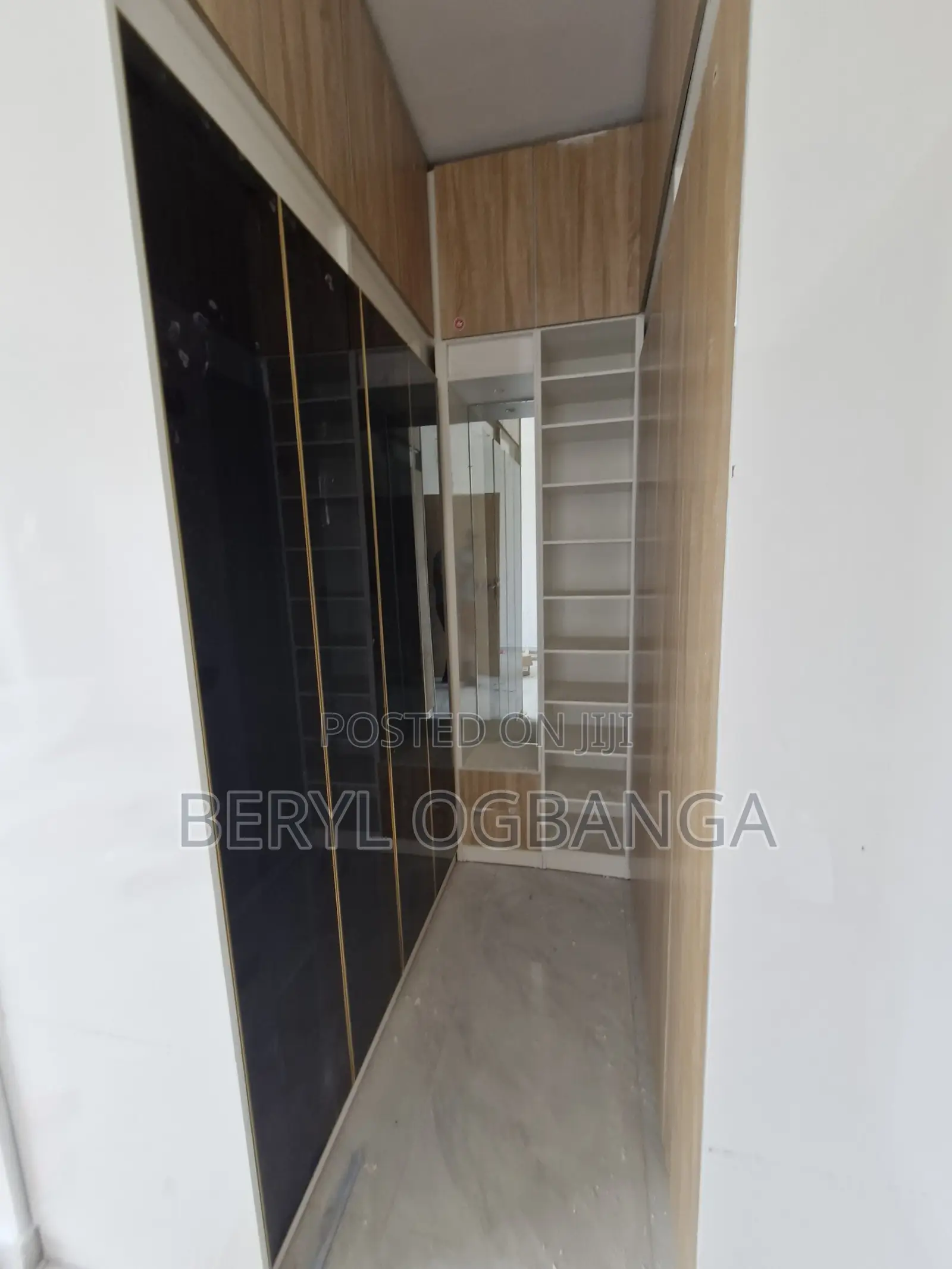 4bdrm Townhouse/Terrace in Ikota for sale in Ikota