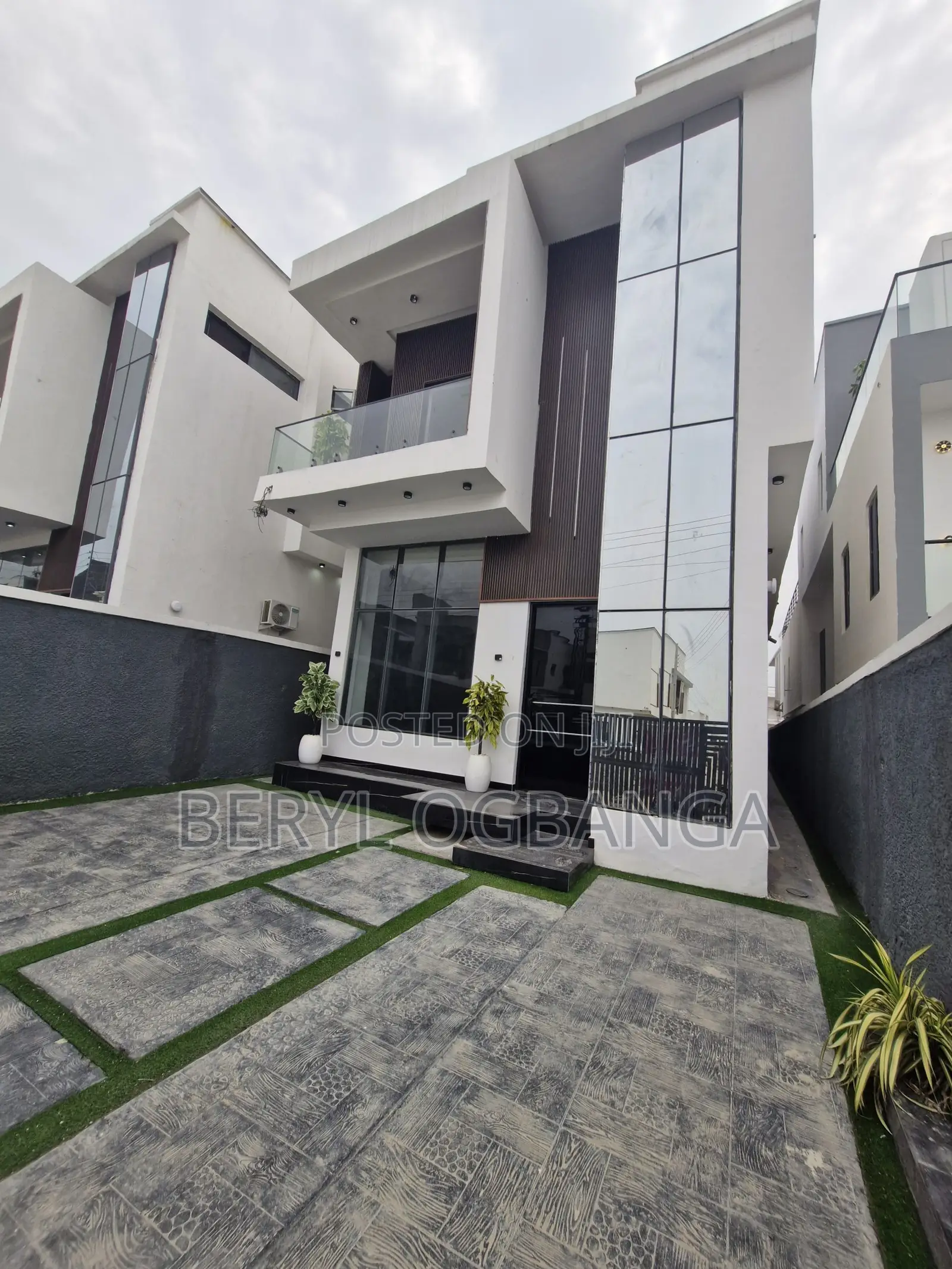 5bdrm Duplex in Palm City Estate for sale in Lekki Gardens Estate