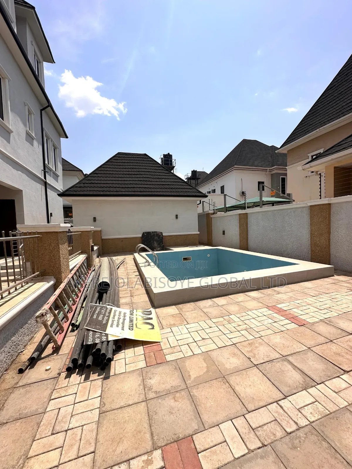 7bdrm Duplex in In An Estate Karsana for sale in Gwarinpa