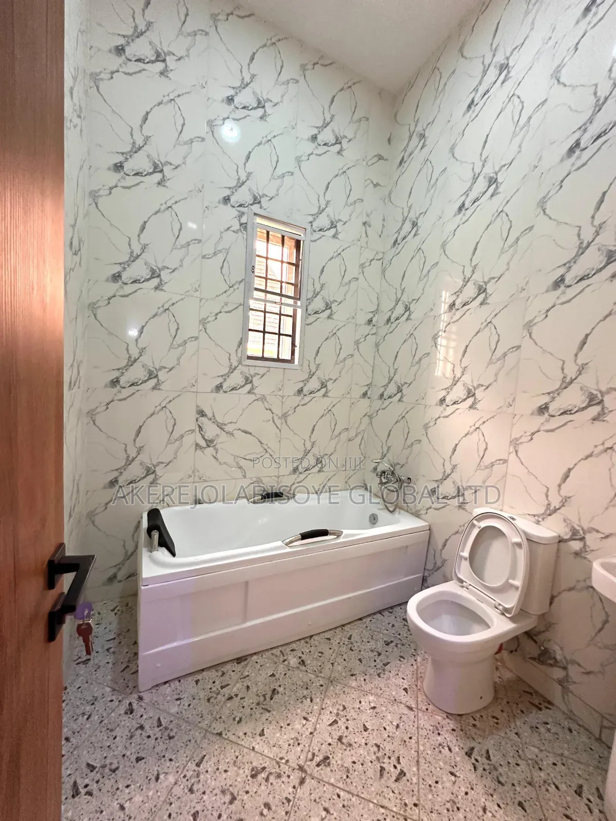 7bdrm Duplex in In An Estate Karsana for sale in Gwarinpa