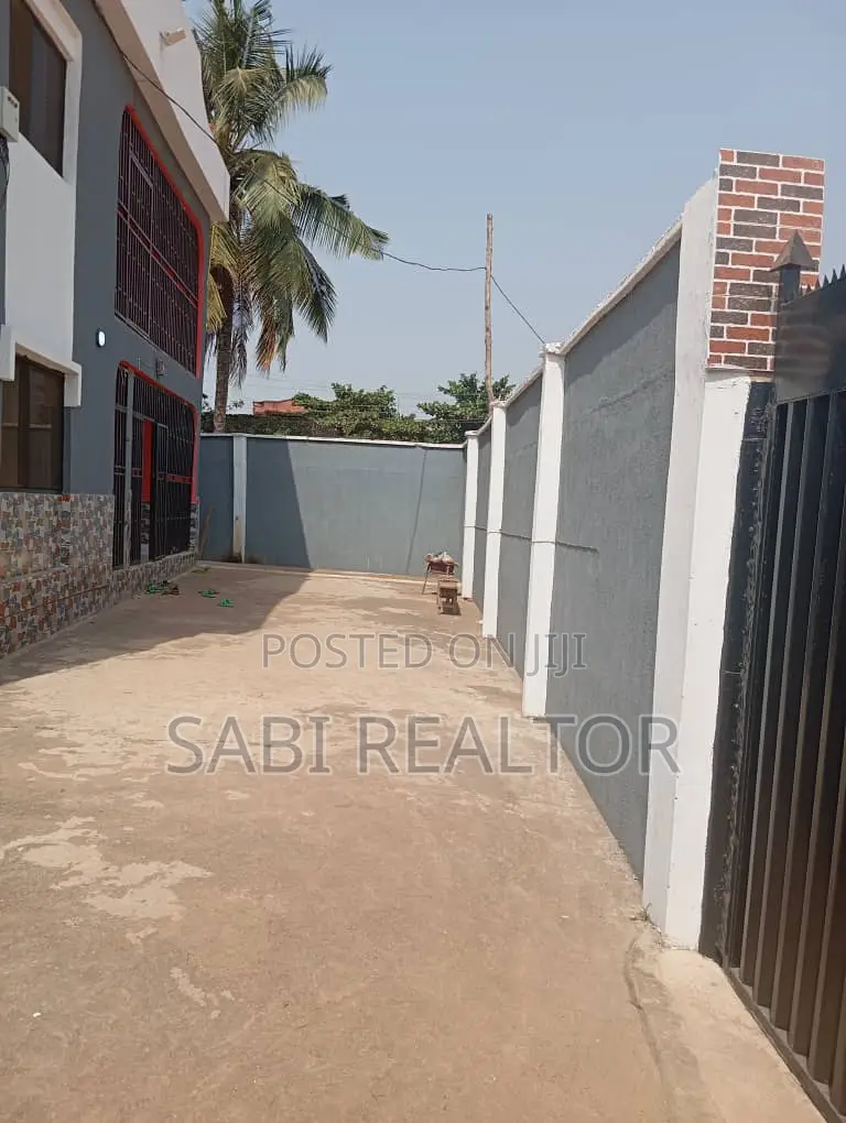 Furnished 3bdrm Block of Flats in Iyana Odo Alagbado for sale in Alagbado