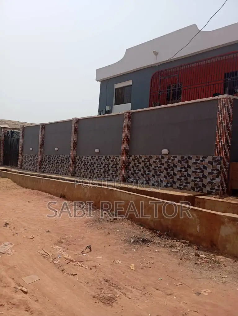 Furnished 3bdrm Block of Flats in Iyana Odo Alagbado for sale in Alagbado