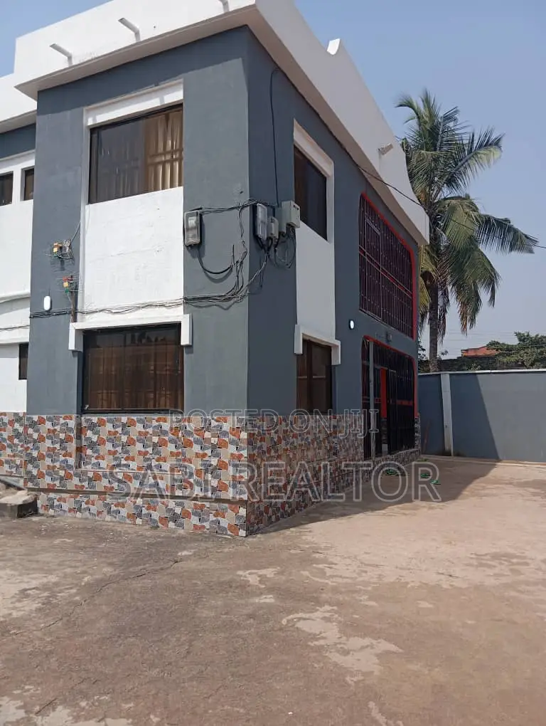 Furnished 3bdrm Block of Flats in Iyana Odo Alagbado for sale in Alagbado