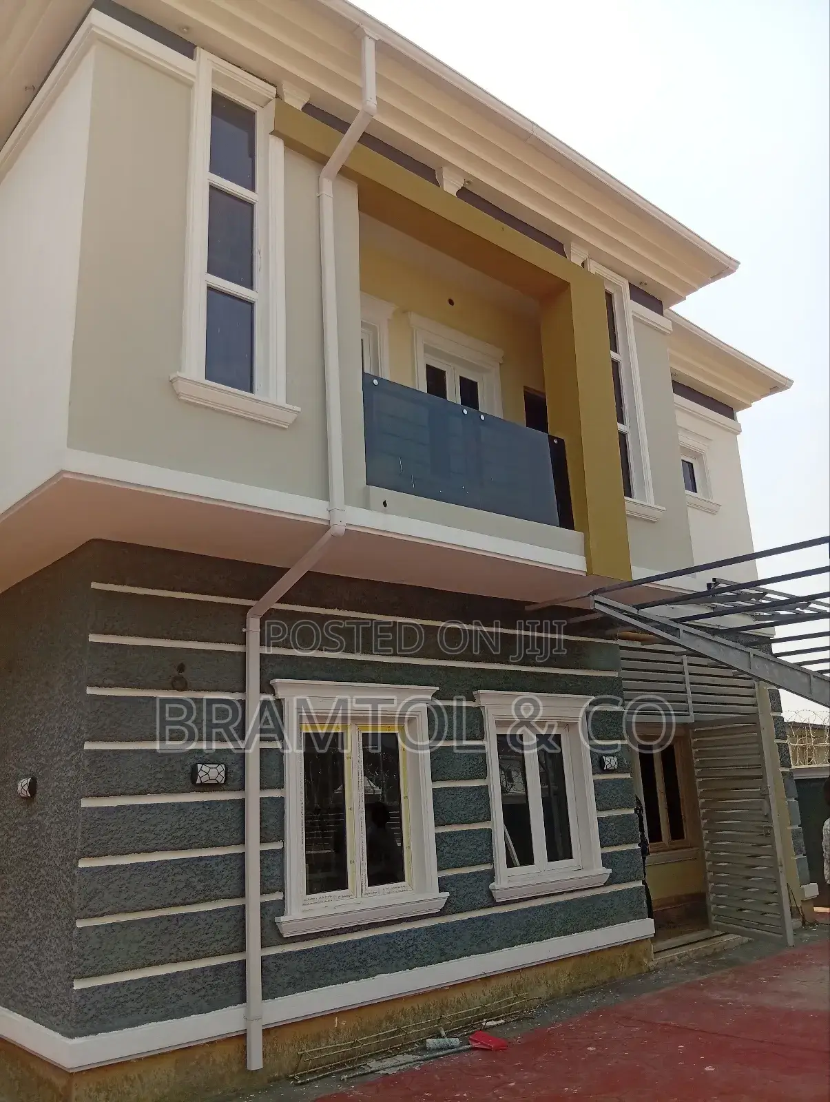 4bdrm Duplex in Royal Court, Sabon Lugbe for sale in Sabon Lugbe