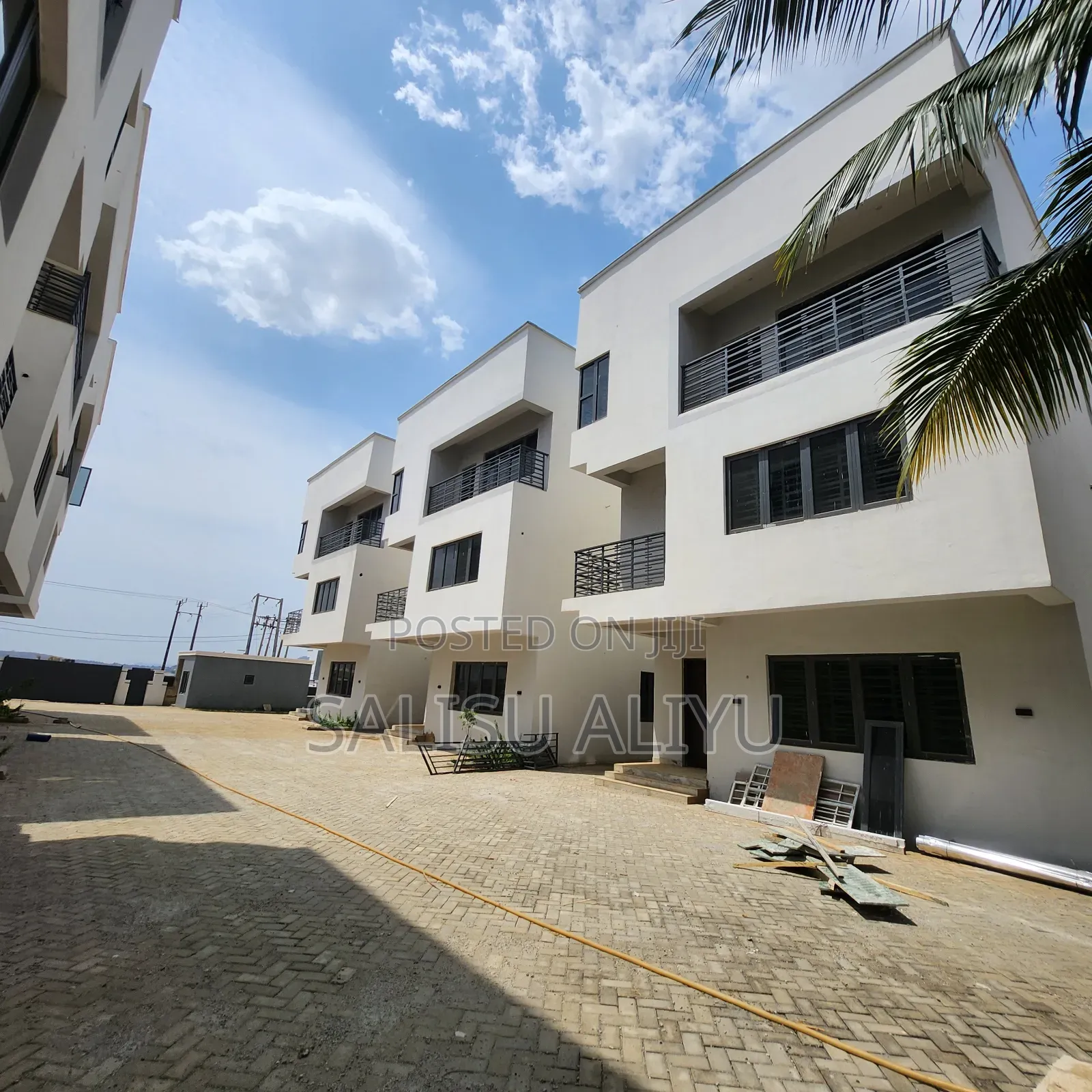 6bdrm Duplex in Life Camp for sale in Life Camp