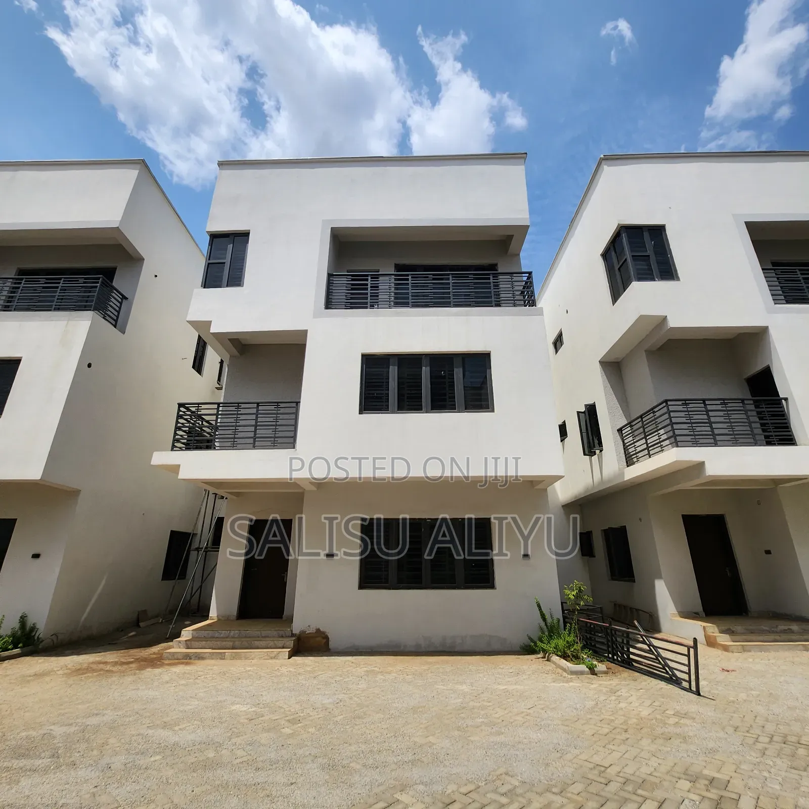 6bdrm Duplex in Life Camp for sale in Life Camp