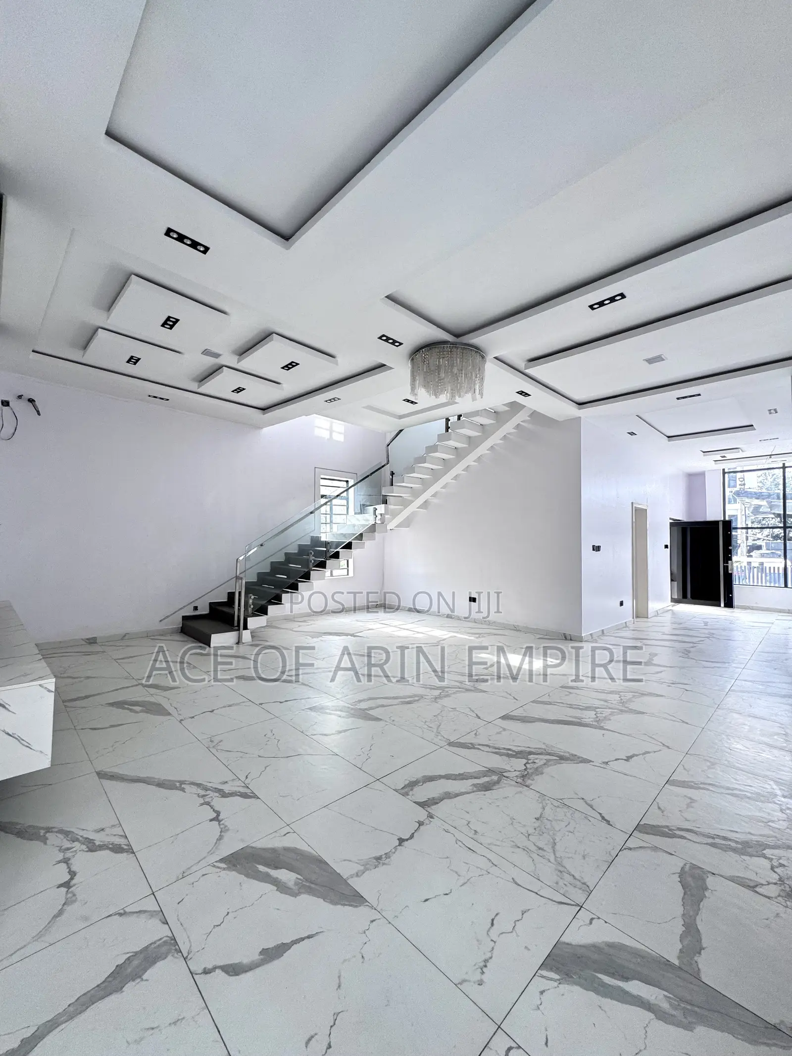 5bdrm Duplex in Lekki County, Ikota for sale in Ikota