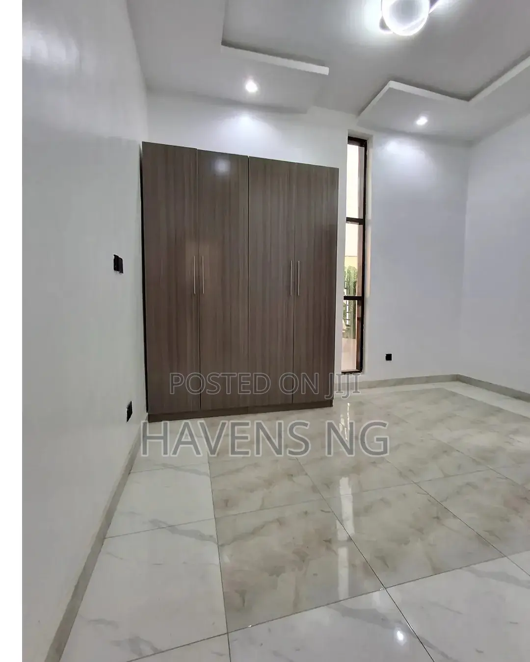 5bdrm Duplex in Lekki Phase 2 for sale in Lekki Phase 2