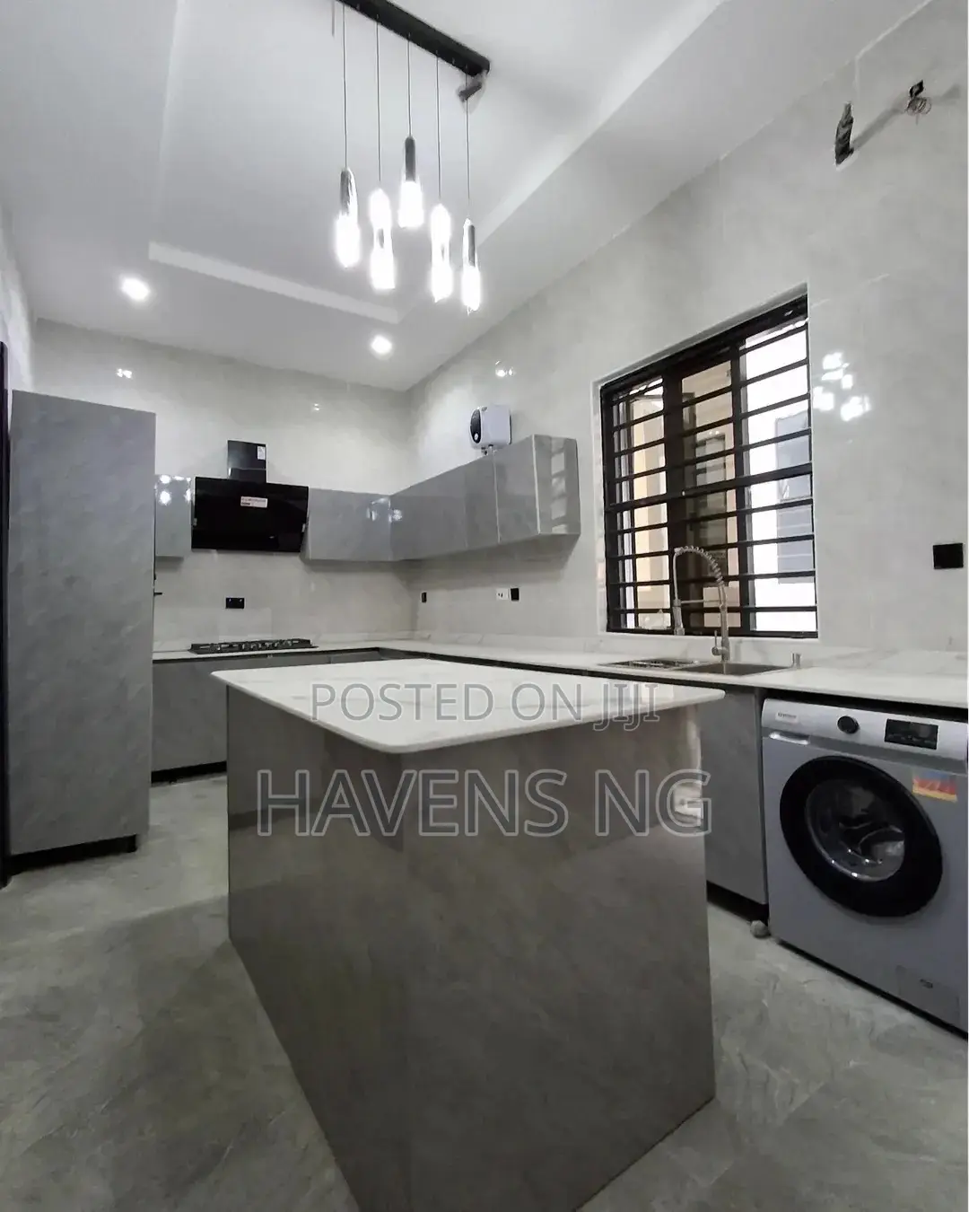 5bdrm Duplex in Lekki Phase 2 for sale in Lekki Phase 2