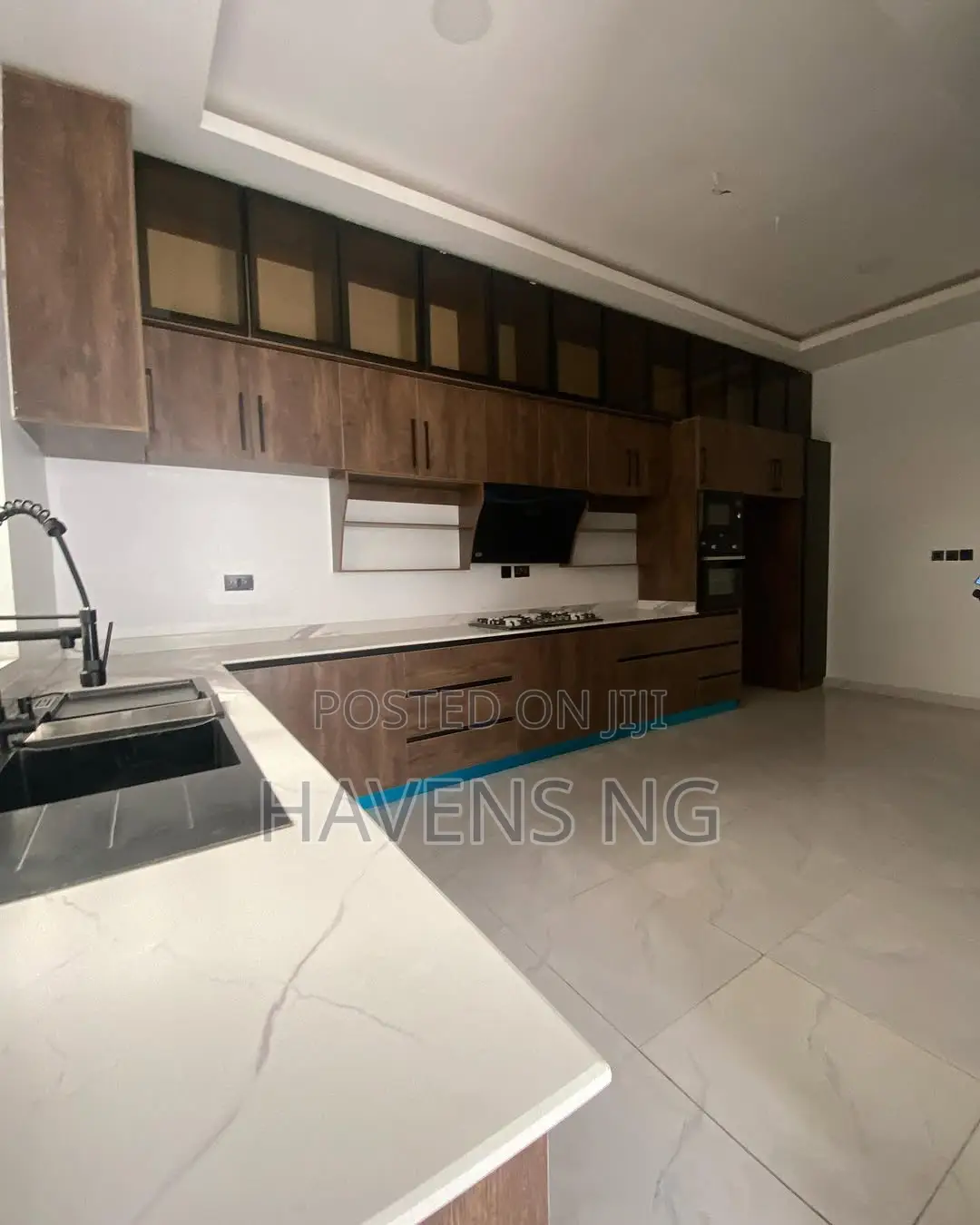5bdrm Duplex in Osapa london for sale in Osapa london