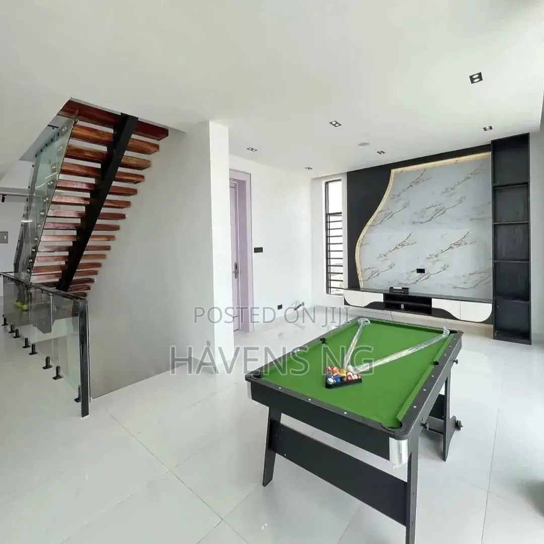 5bdrm Duplex in Ikate for sale in Ikate