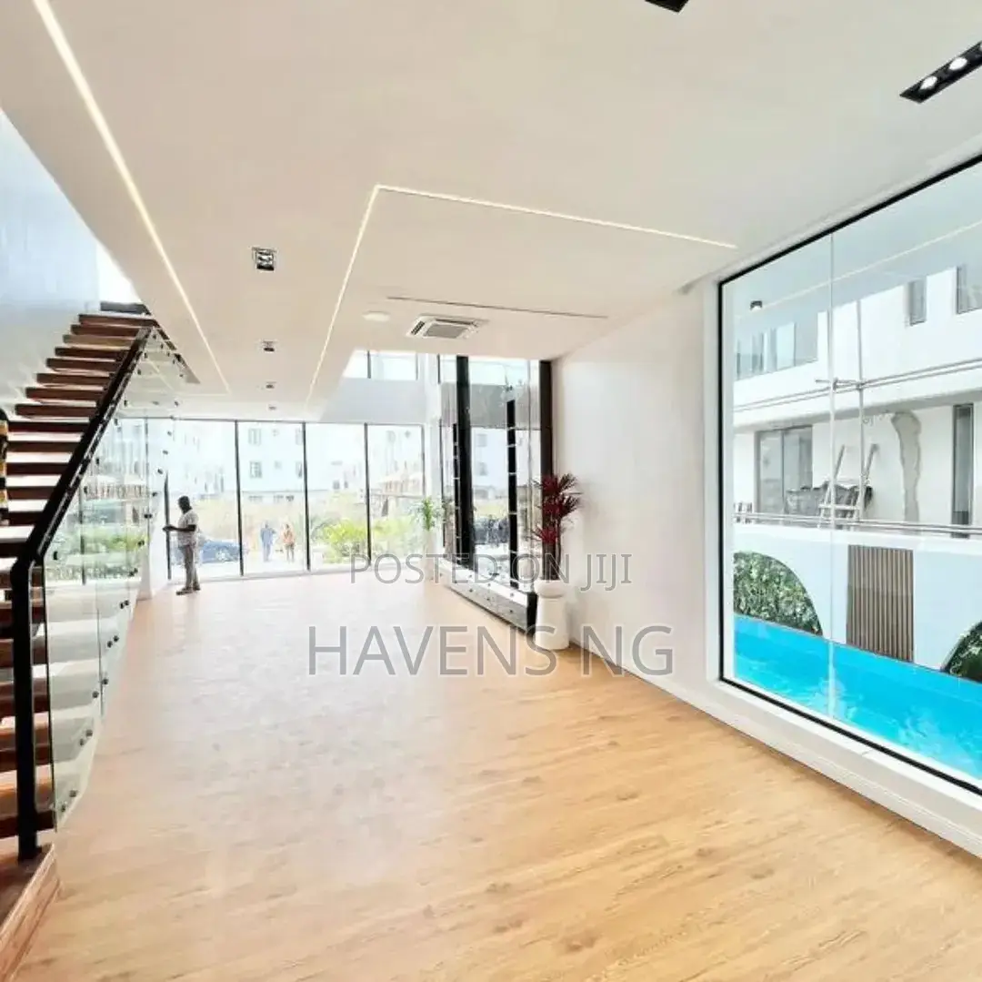 5bdrm Duplex in Ikate for sale in Ikate