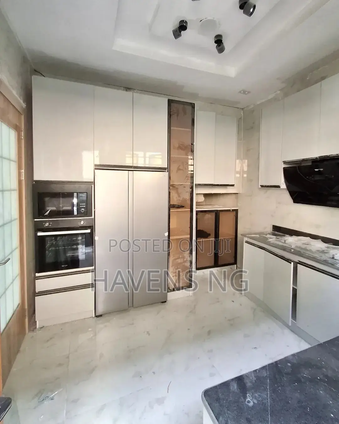 5bdrm Duplex in Lekki Phase 1 for sale in Lekki Phase 1