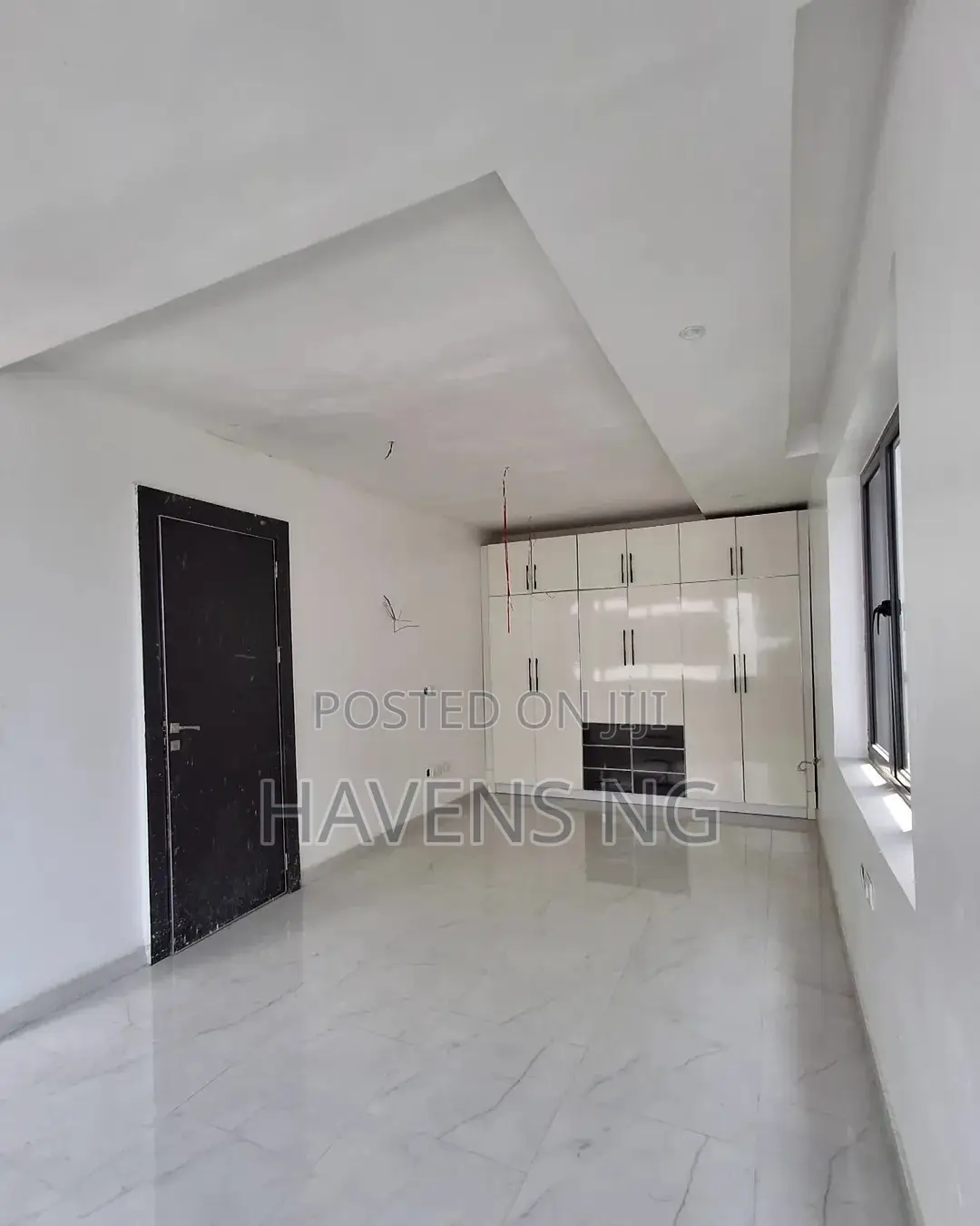 5bdrm Duplex in Chevron for sale in Chevron