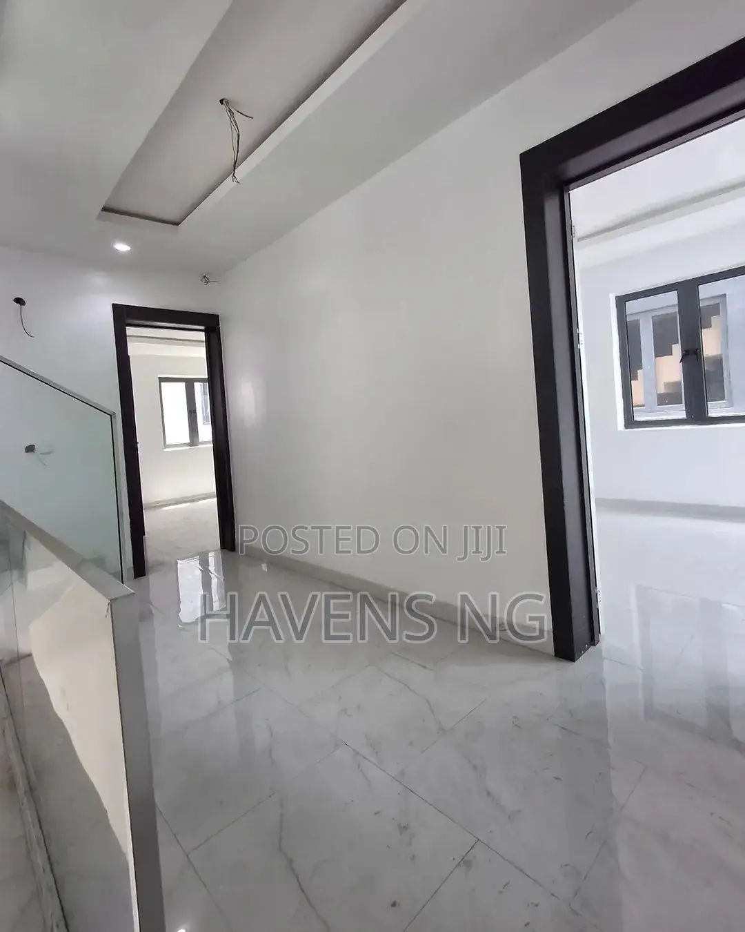 5bdrm Duplex in Chevron for sale in Chevron
