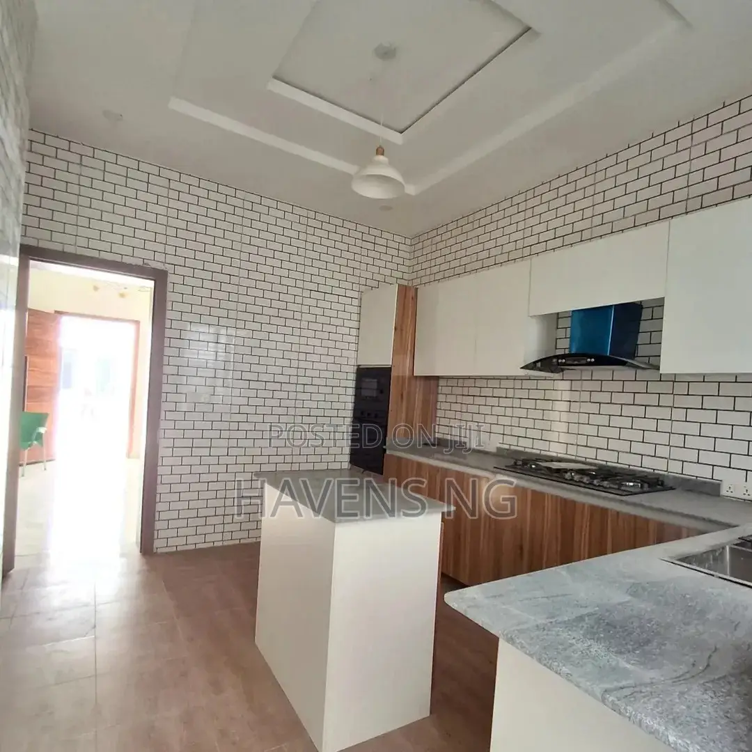 4bdrm Duplex in Lekki Phase 2 for sale in Lekki Phase 2