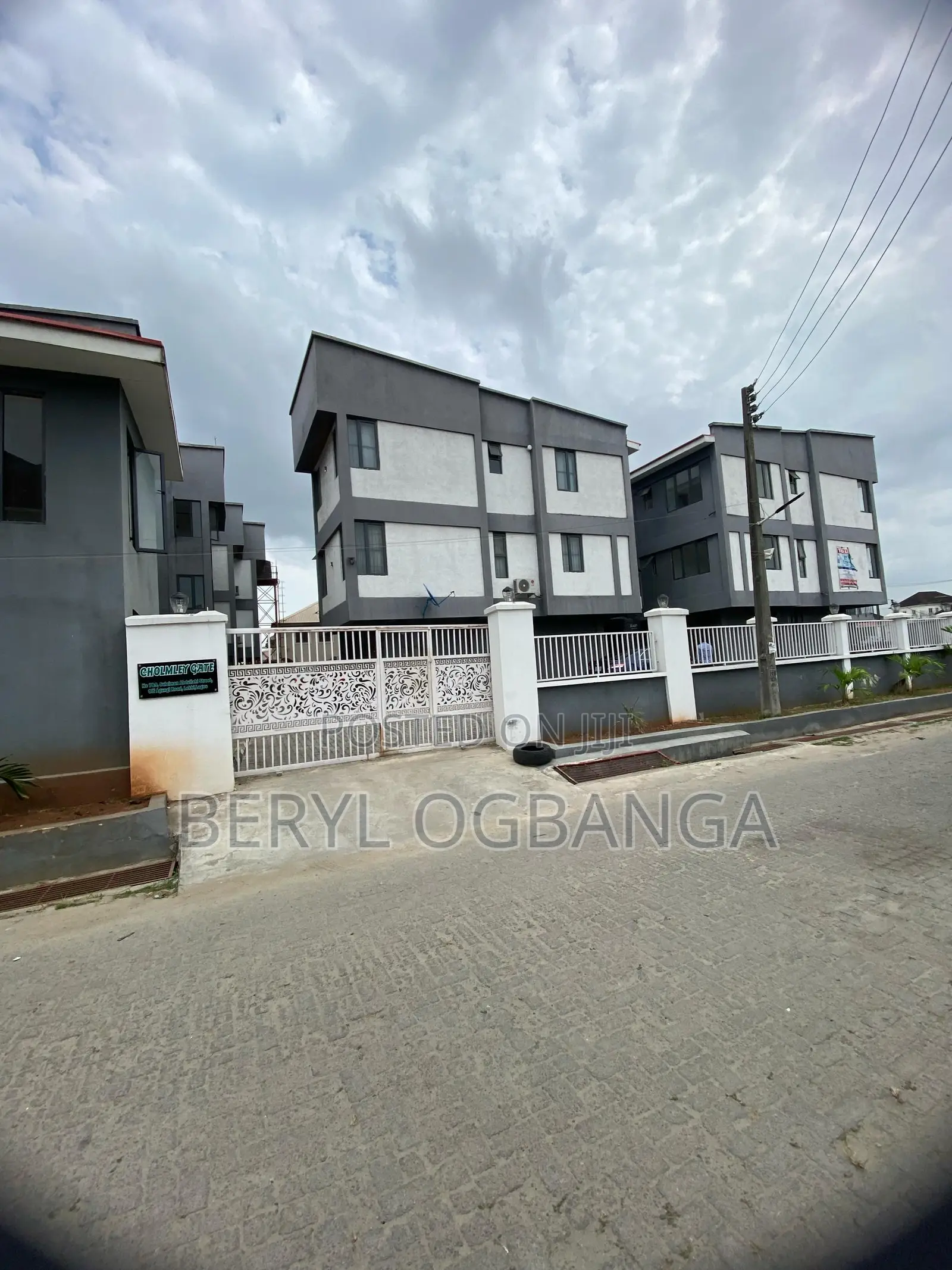 4bdrm Apartment in Agungi for rent in Agungi