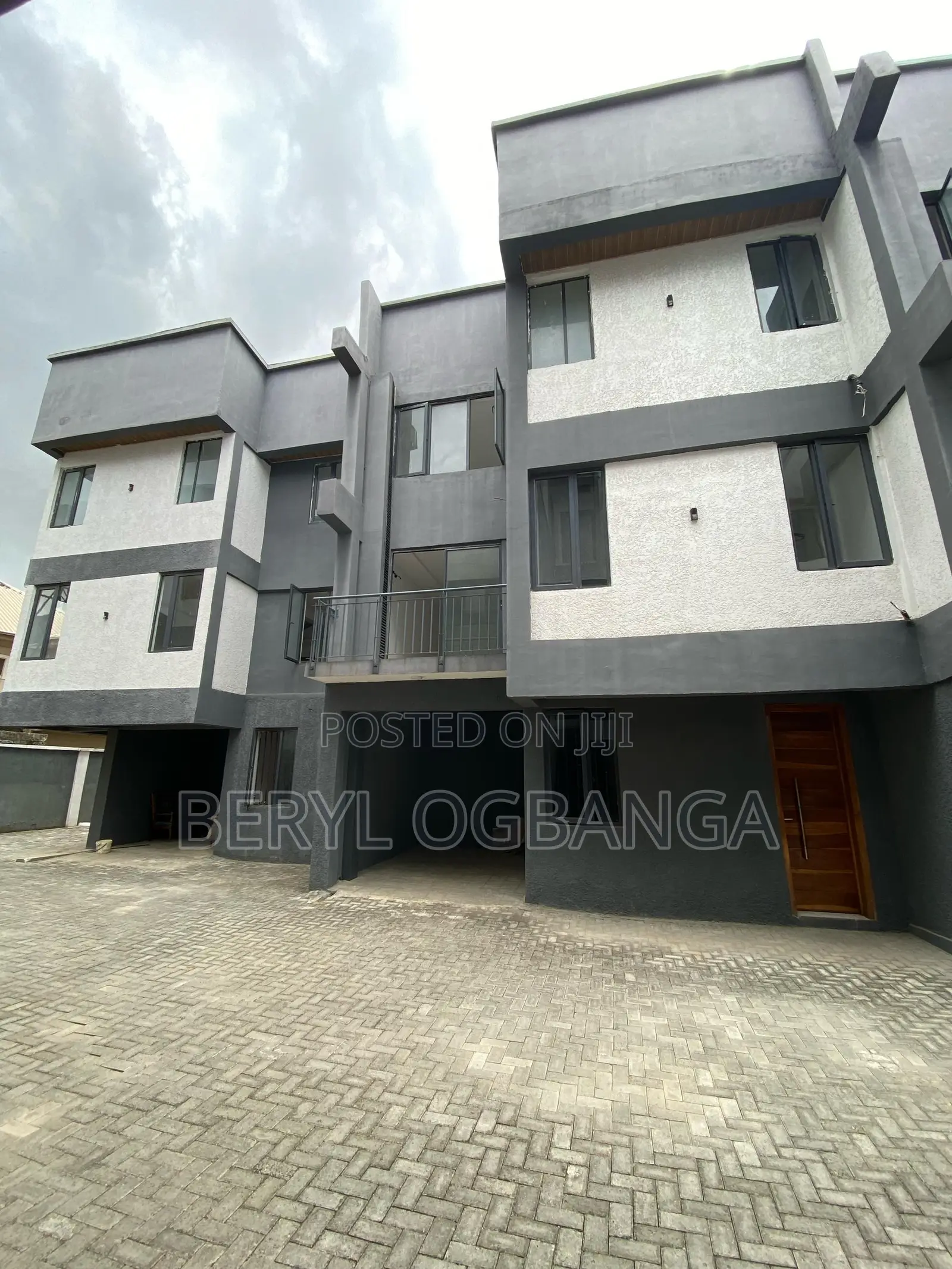 4bdrm Apartment in Agungi for rent in Agungi