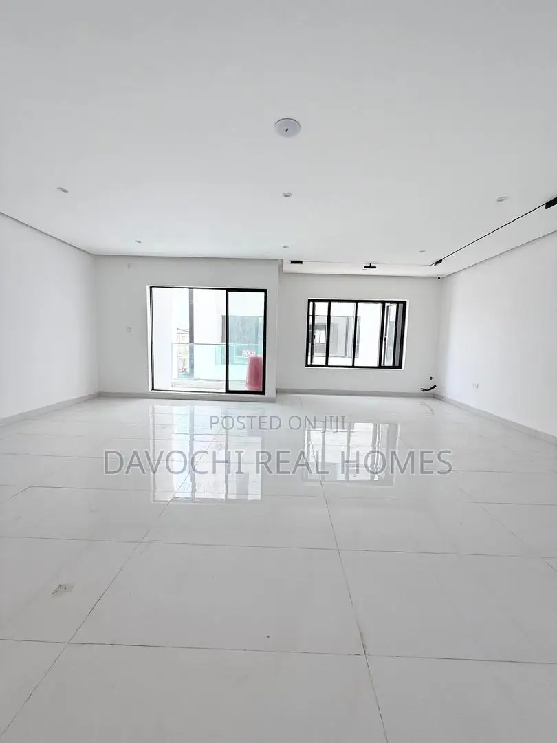 4 Bedroom Terrace for Sale in Ikate