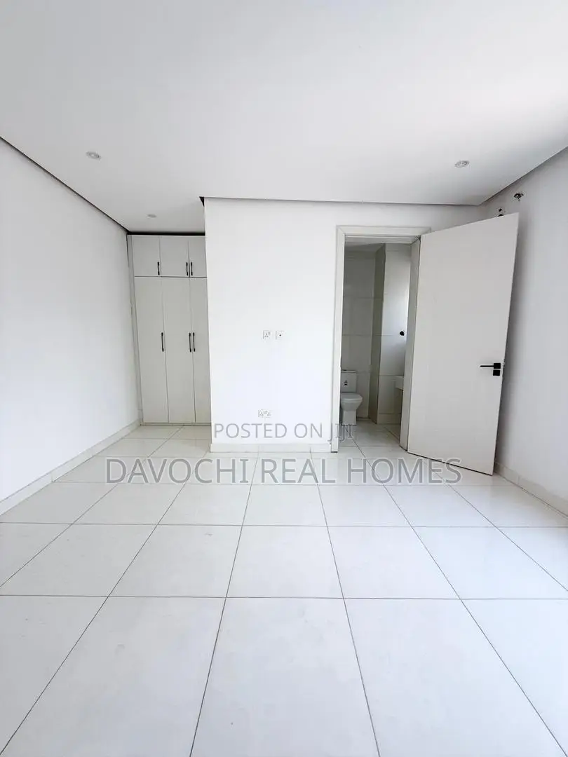 4 Bedroom Terrace for Sale in Ikate