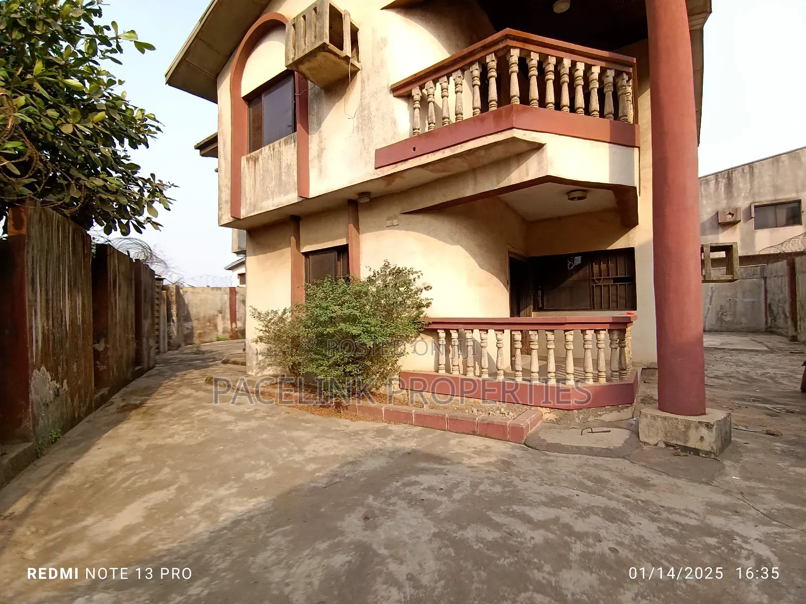5bdrm Duplex in Gowon Estate, Ipaja Road for sale in Ipaja Road