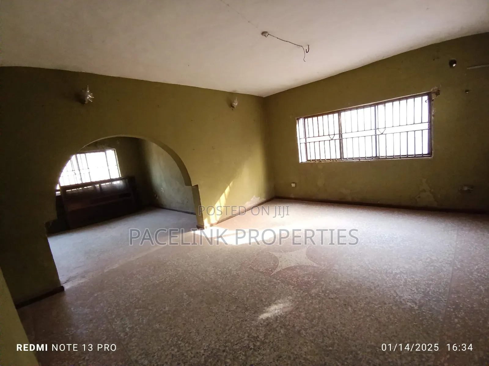 5bdrm Duplex in Gowon Estate, Ipaja Road for sale in Ipaja Road