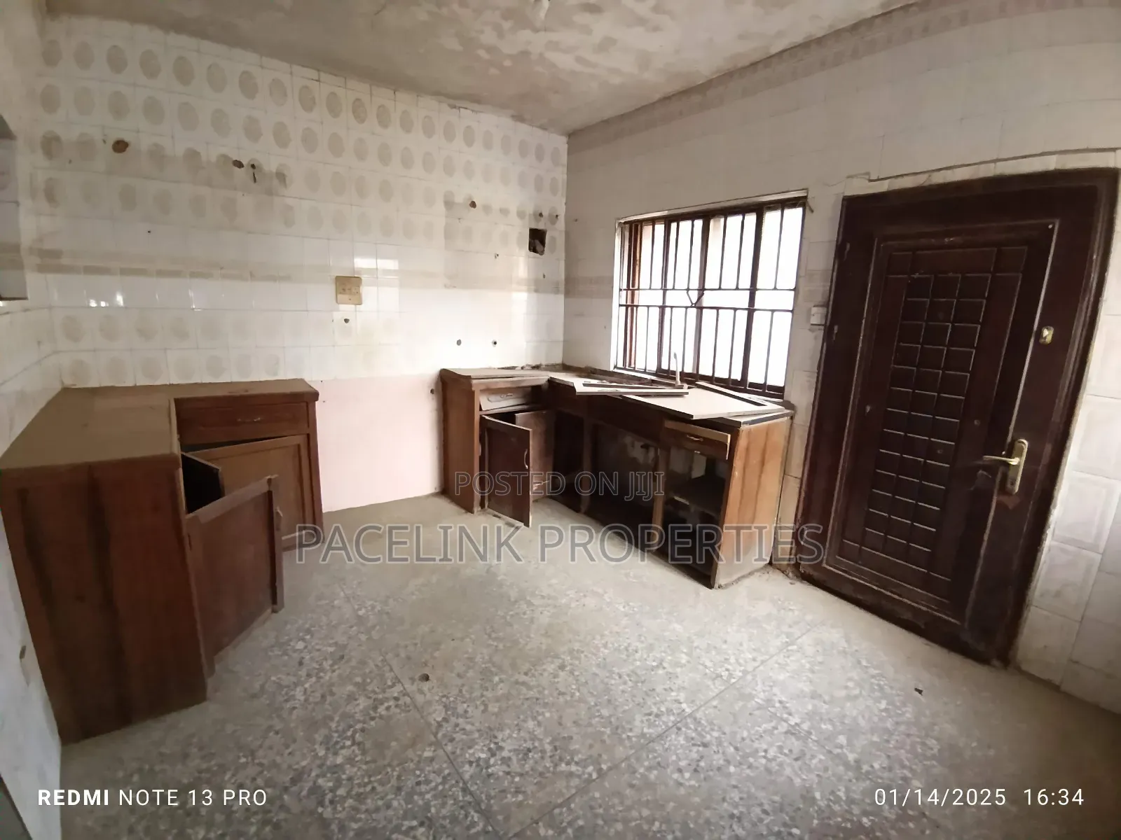 5bdrm Duplex in Gowon Estate, Ipaja Road for sale in Ipaja Road