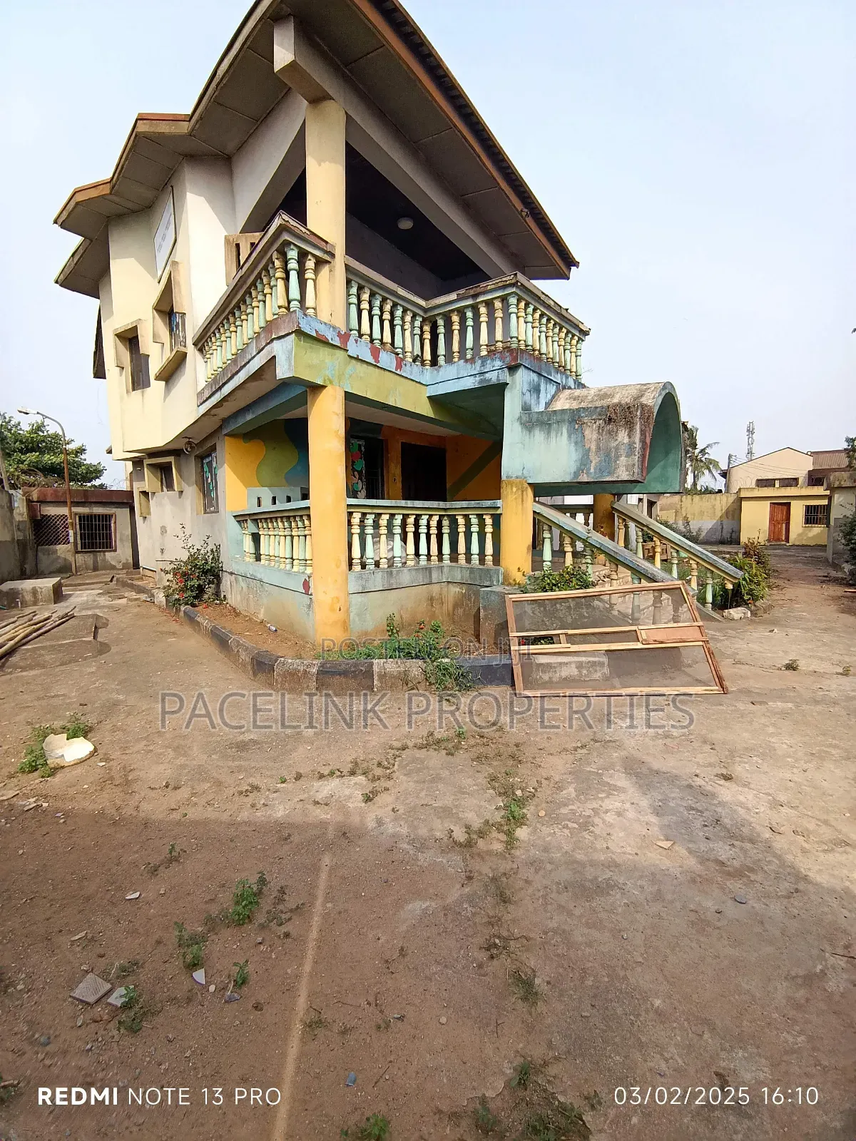 10bdrm Duplex in Gowon Estate, Ipaja Road for sale in Ipaja Road